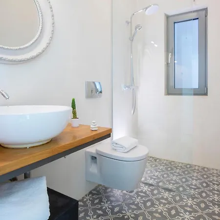 Anemos Luxury 瓦西利基